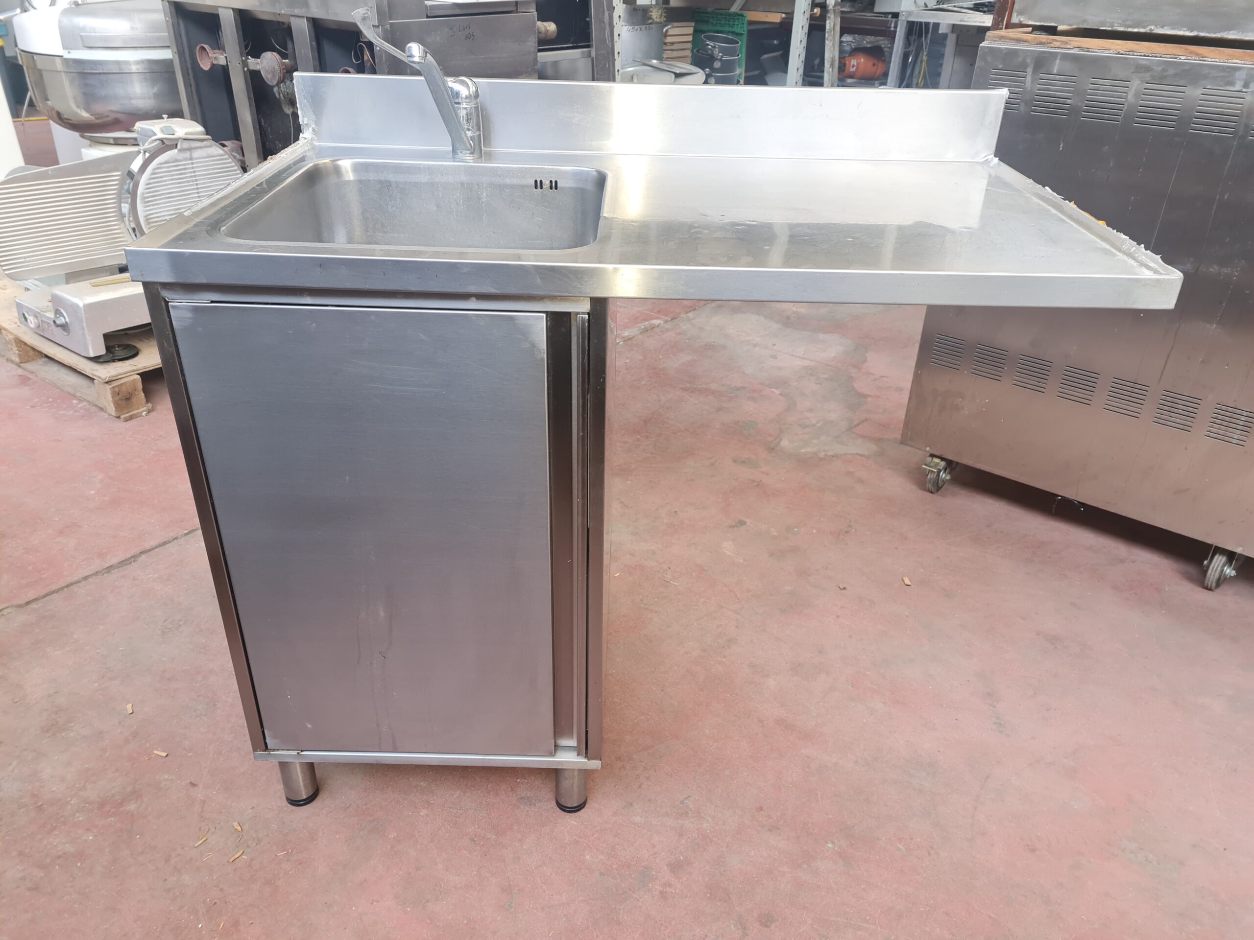 Lavello inox con vano lavastoviglie